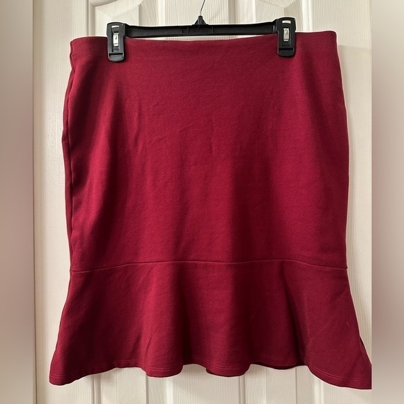 Bailey 44 Ruffle Dark Red Maroon Pencil Skirt Size Large EUC Office Casual - Picture 1 of 8